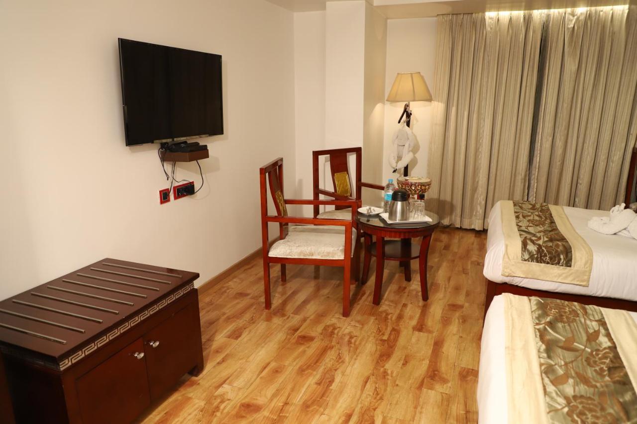 Republic Hotel Patna  Exterior photo